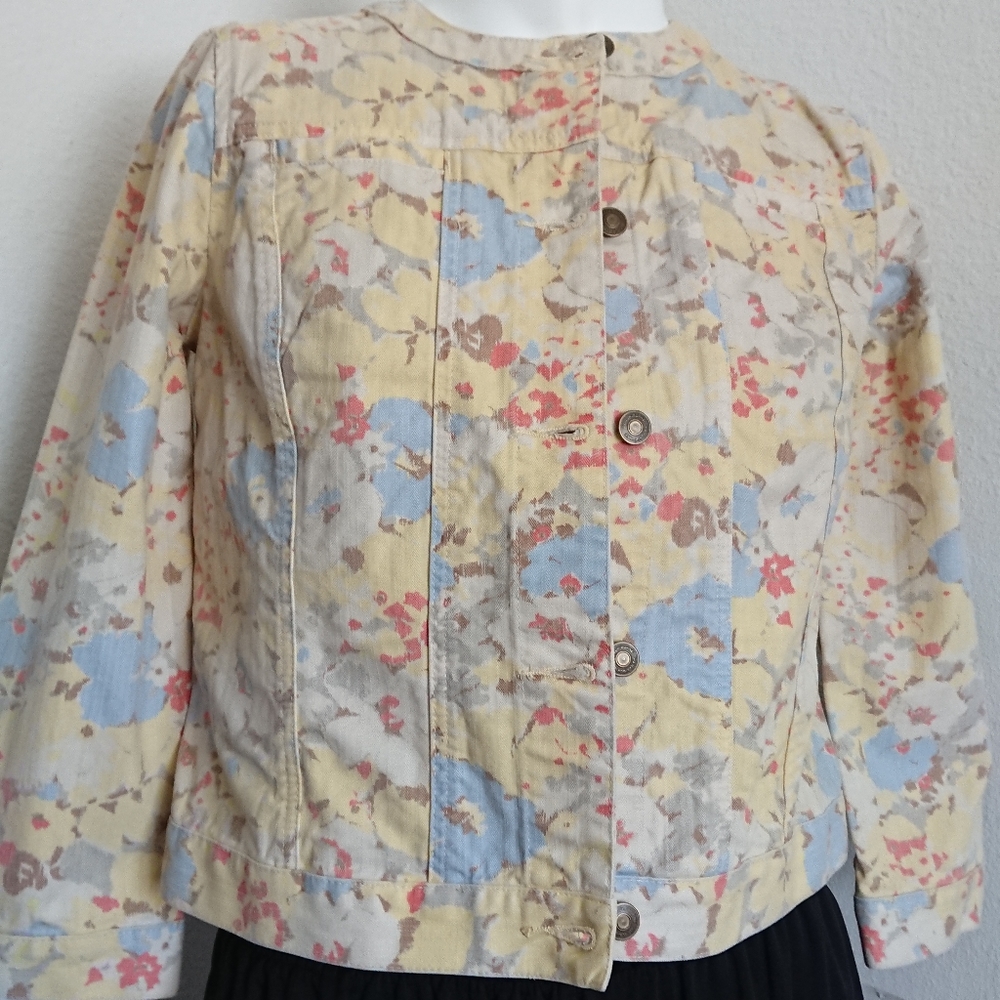 New  jacket women's M petite chest 38" lenght 21"